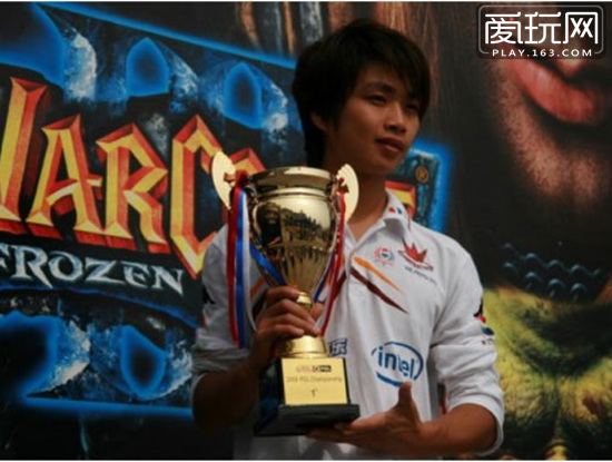 人皇Sky评主播飙车案:好时代赚钱快但千万别忘记初心